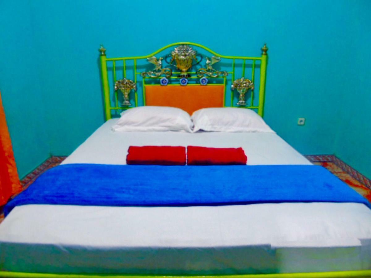 Aini Home Stay Тернате Экстерьер фото